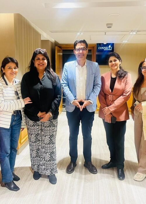 Dr. Anmol Chugh with gynecologists and physician colleagues at the meet.